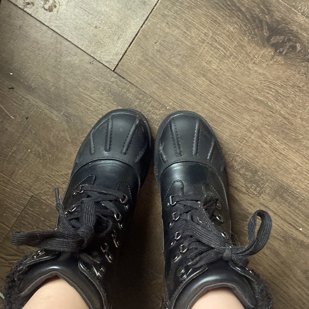 Black stylish combat boots, size: 6 (can fit 7) steal toe. Real leather.